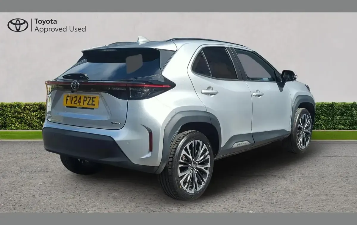 Used Toyota Yaris Cross 116 HP (85 kW) 2024 Silver SUV