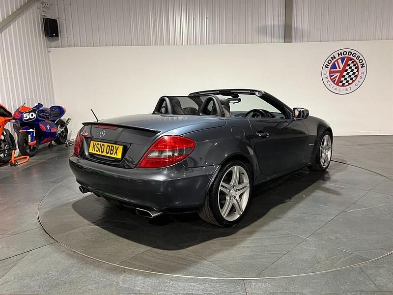 Used Mercedes SLK200 184 HP (135 kW) 2010 Tenorite grey Cabriolet
