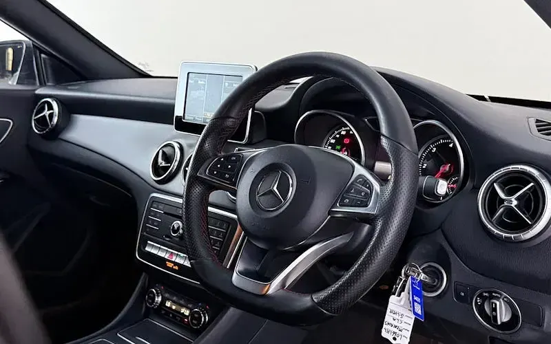 Used Mercedes CLA220 AMG line 177 HP (130 kW) 2017 Silver Coupe