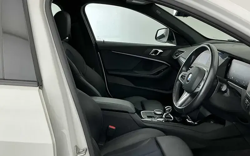 Used BMW 118 M Sport 136 HP (100 kW) 2023 White Hatchback