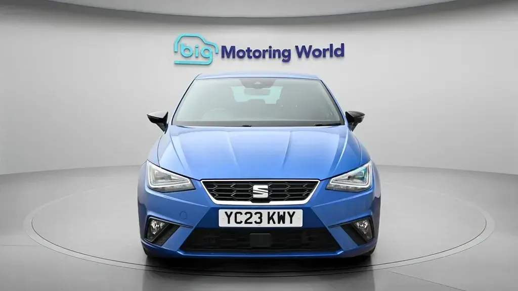 Używany Seat Ibiza FR 80 KM (58 kW) 2023 Niebieski Hatchback
