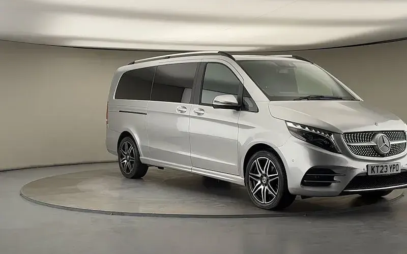 Second-hand Mercedes V220 AMG line 163 CP (119 kW) 2023 Monovolum