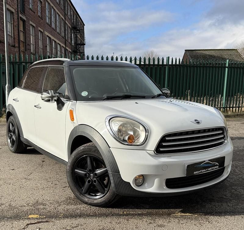 Used Mini Cooper 120 HP (88 kW) 2010 White Hatchback