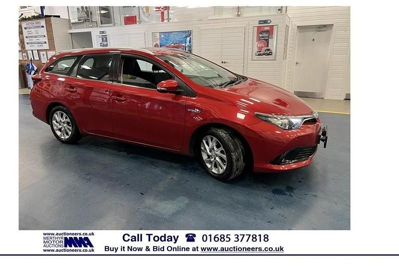 Used 2016 Toyota Auris Touring Sports Business Edition Estate | £9,258 (Fair price) - Image 1/1