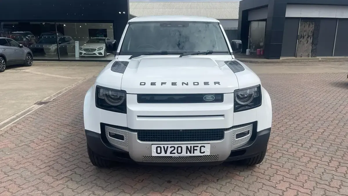 Used Land Rover Defender SE 2020 White SUV