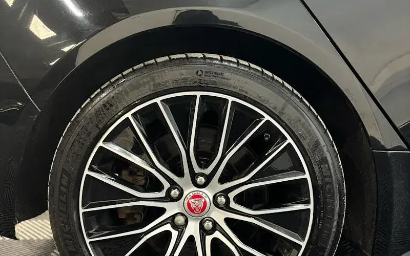 Used Jaguar XE R-Dynamic 250 HP (183 kW) 2019 Sedan