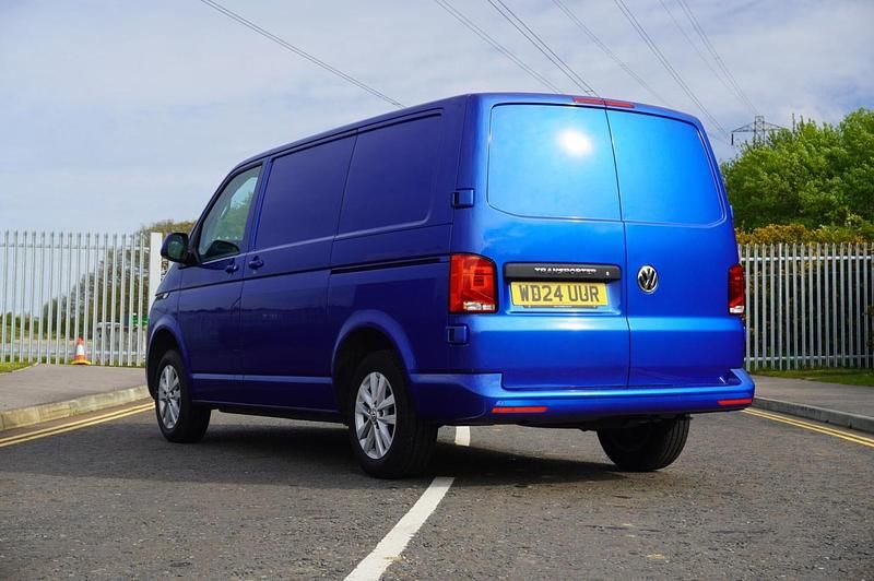 Begagnad VW Transporter Highline 2024 Blå Van