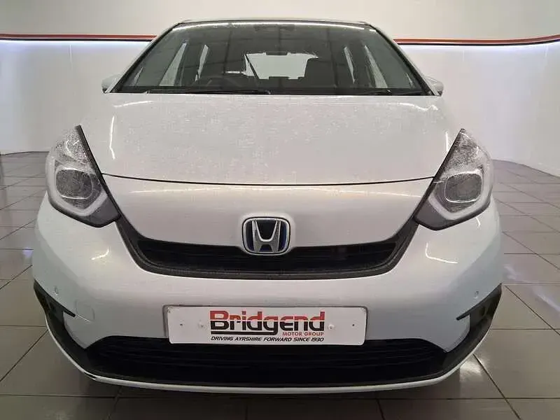 Used Honda Jazz Hybrid 109 HP (80 kW) 2021 White Hatchback