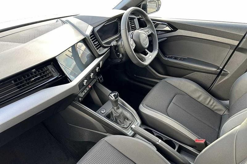 Begagnad Audi A1 Black Edition 2025 Vit SUV
