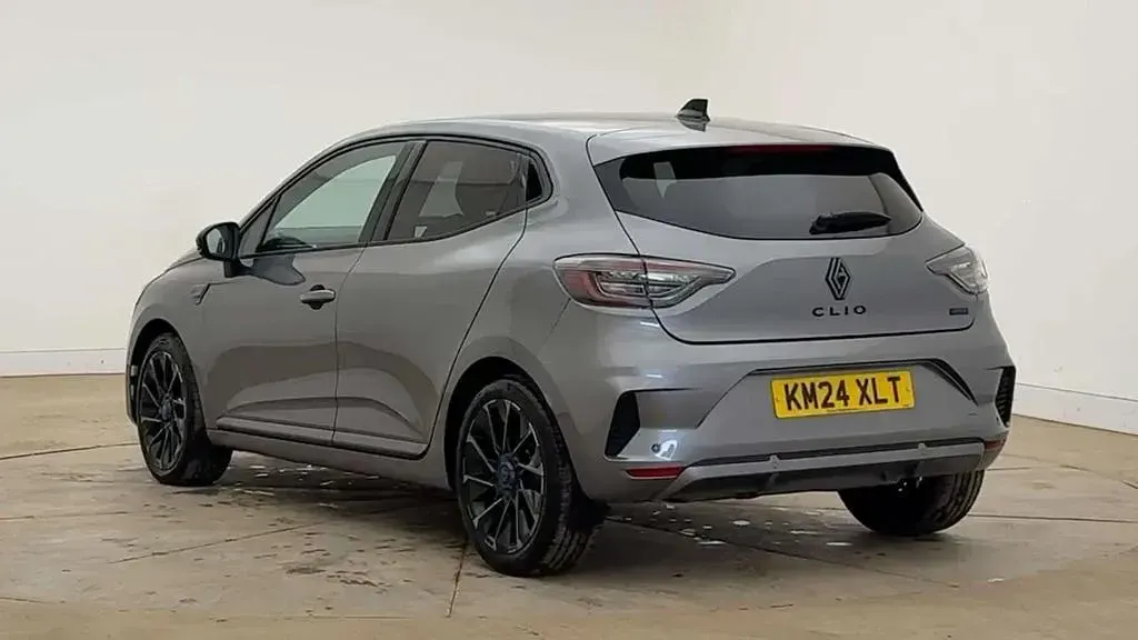 Used Renault Clio V Esprit Alpine 143 HP (105 kW) 2024 Grey Hatchback