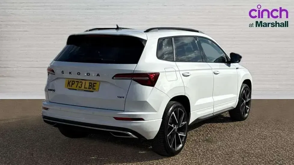 Used Skoda Karoq SportLine 150 HP (110 kW) 2023 White SUV