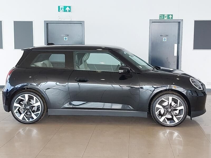 Usado Mini Cooper SE Hatch 158 kW (215 CV) 2024 Negro Utilitario