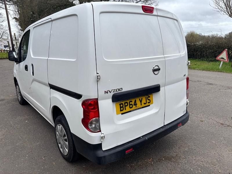 Used Nissan NV200 Acenta 2015 White MPV