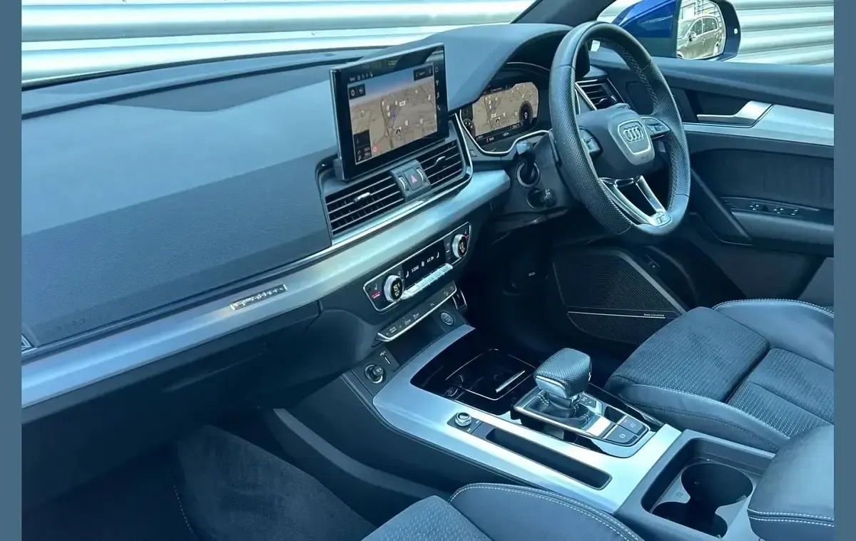 Used Audi Q5 S-Line 261 HP (191 kW) 2022 Blue SUV