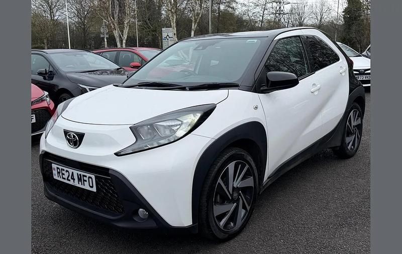 Used Toyota Aygo X 72 HP (52 kW) 2024 White SUV