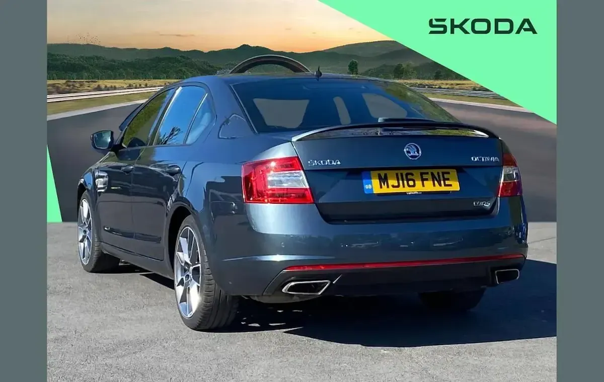 Usado Skoda Octavia vRS 220 HP (161 kW) 2016 Cinzento Carrinha