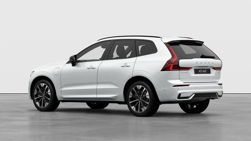 New Volvo XC60 Plus 2026 Crystal white SUV