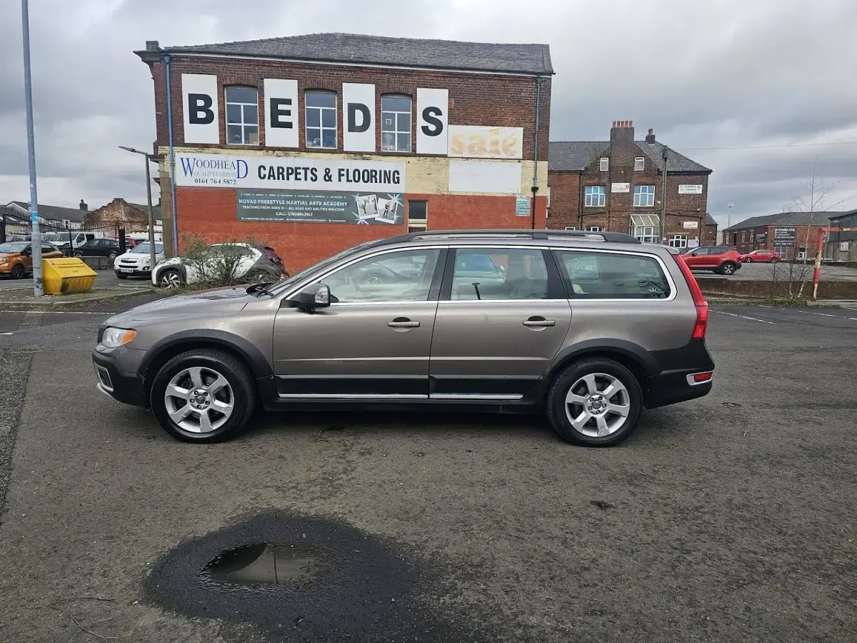 Used Volvo XC70 SE Lux 185 HP (136 kW) 2008 Silver Estate