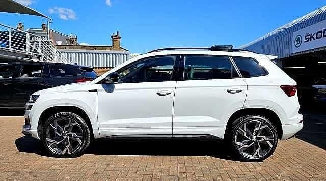 Used Skoda Karoq SportLine 150 HP (110 kW) 2024 White SUV