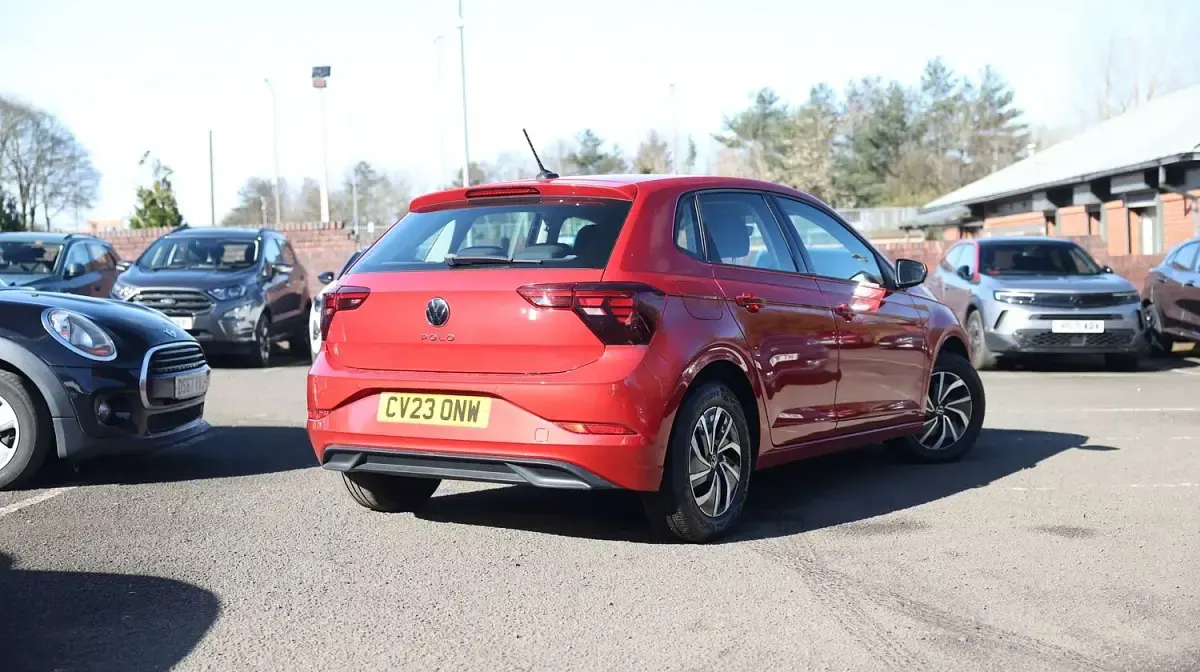Used VW Polo Life 95 HP (69 kW) 2023 Red Hatchback