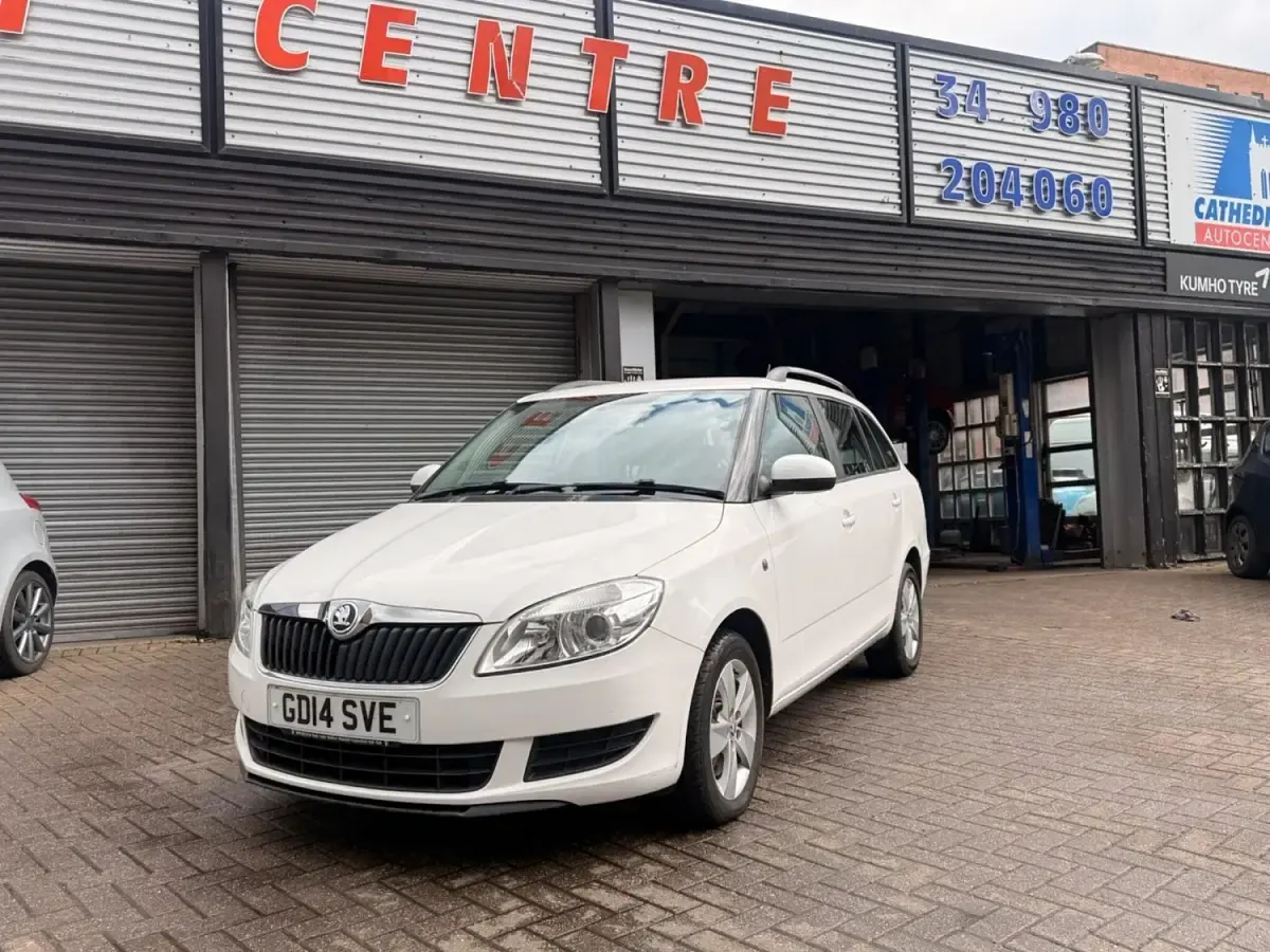 Begagnad Skoda Fabia SE 105 HK (77 kW) 2014 Vit Kombi
