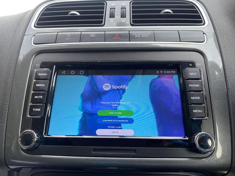 Used VW Polo SEL 2011 Silver Hatchback