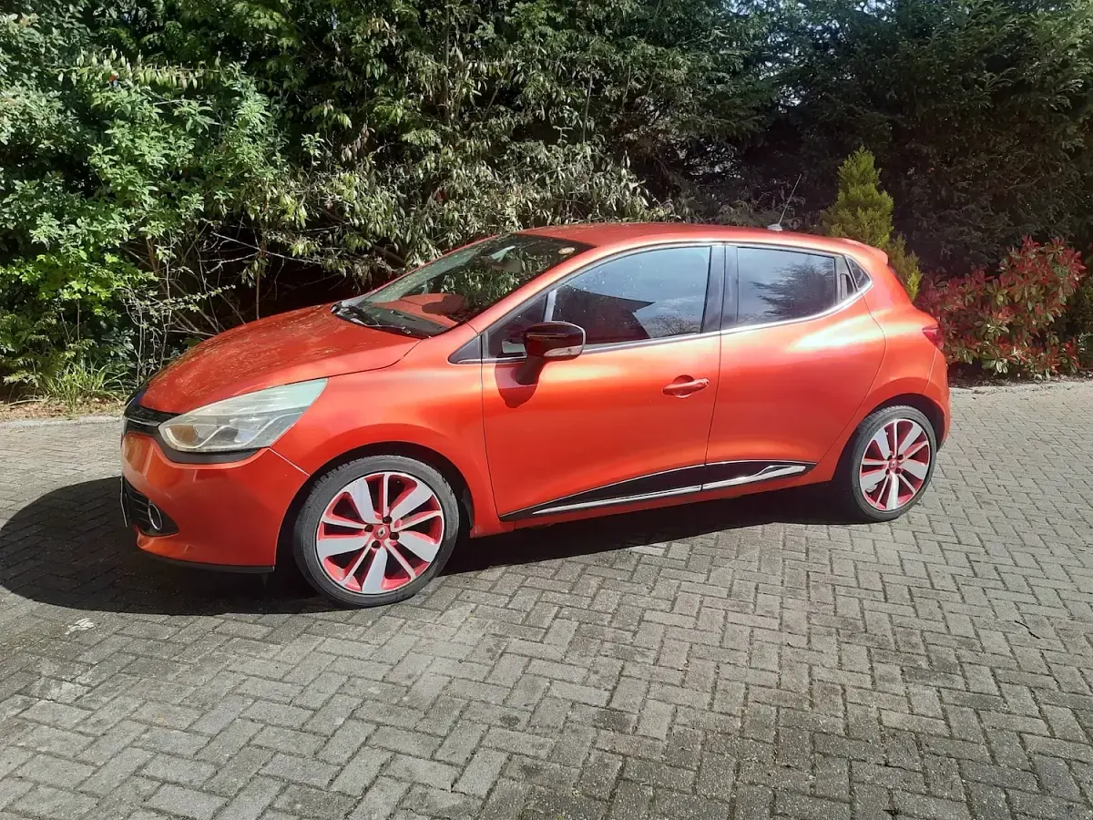Used Renault Clio 120 HP (88 kW) 2014 Red Hatchback