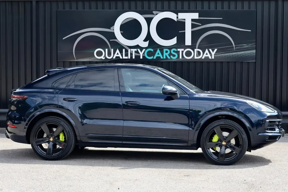 Used Porsche Cayenne E-Hybrid 456 HP (335 kW) 2019 Blue SUV