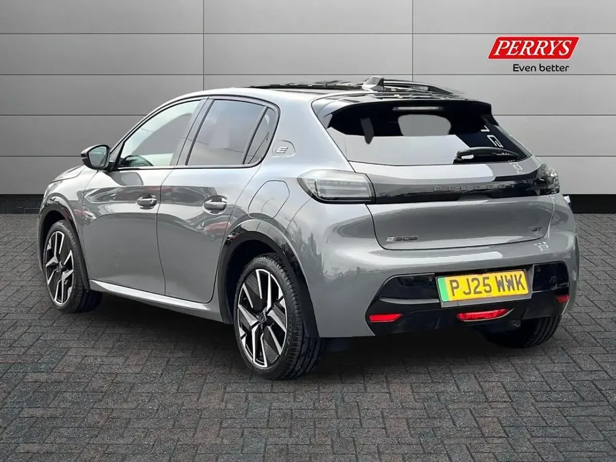 Second-hand Peugeot e-208 GT 113 kW (154 CP) 2025 Hatchback