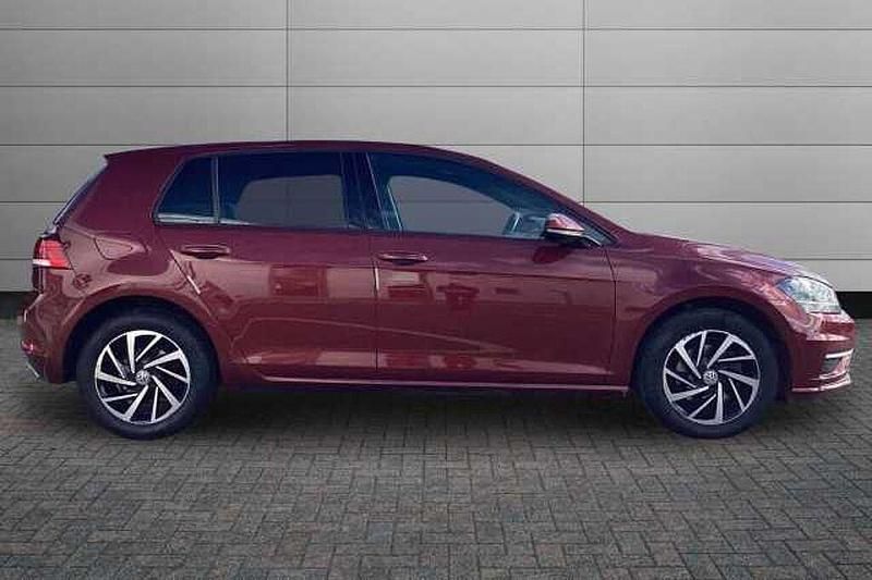 Used VW Golf VII Match 150 HP (110 kW) 2019 Red Hatchback