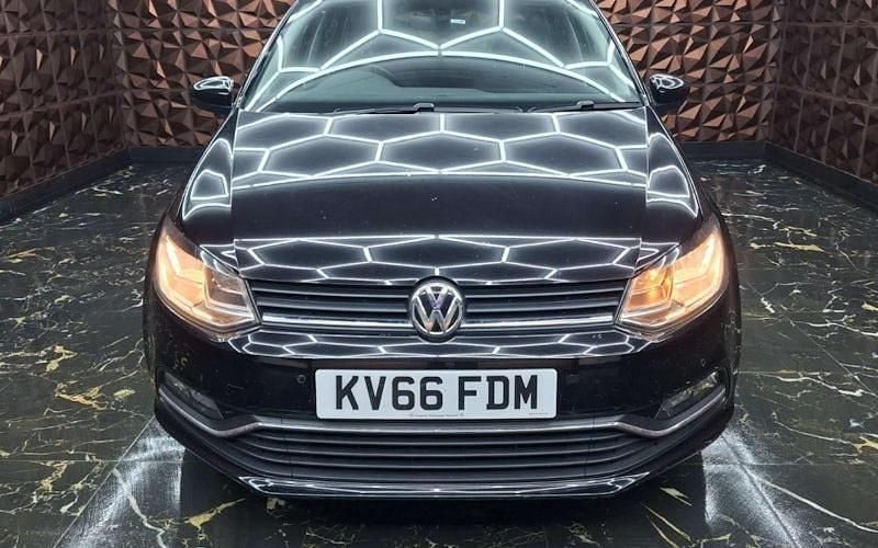 Used VW Polo Match 90 HP (66 kW) 2016 Black Hatchback