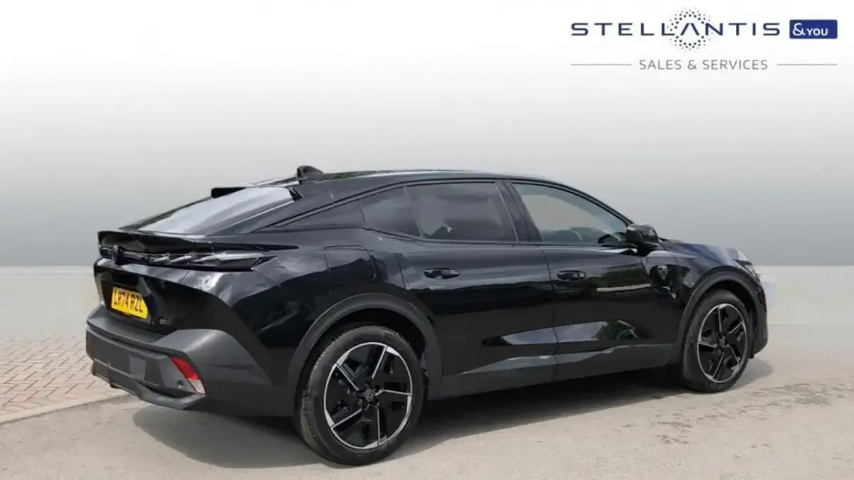 Używany Peugeot 408 GT 129 KM (94 kW) 2024 Czarny SUV