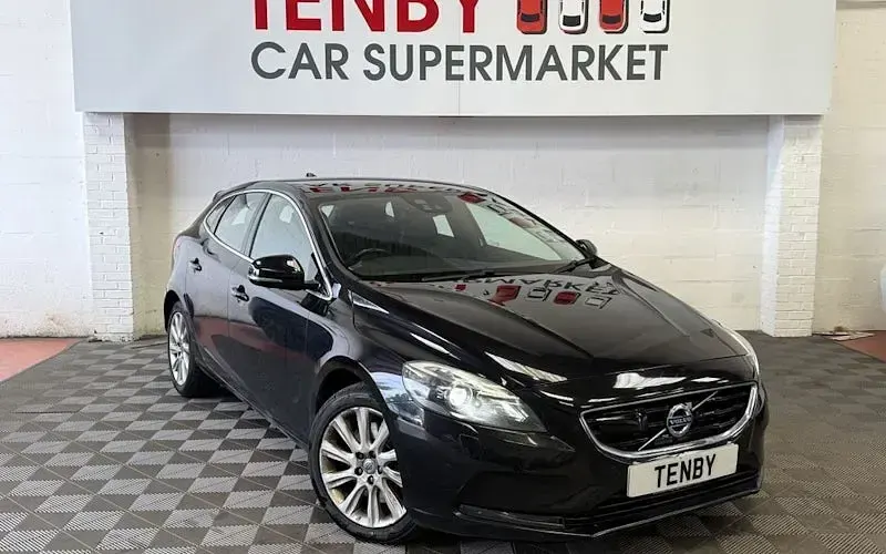 Used Volvo V40 SE Lux 150 HP (110 kW) 2015 Hatchback