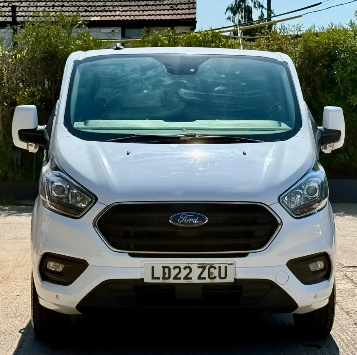 Used Ford Transit Custom Limited 130 HP (95 kW) 2022 White Van