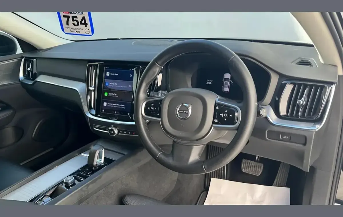 Used Volvo V60 Ultra 194 HP (142 kW) 2025 Black Estate