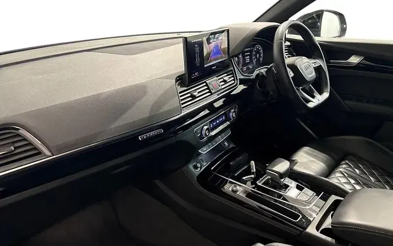 Used Audi Q5 Advanced 299 HP (219 kW) 2021 Silver SUV