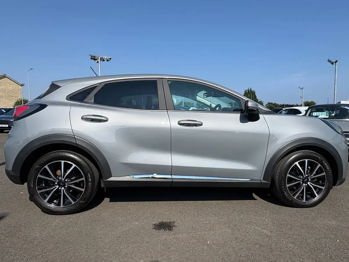 Used Ford Puma Titanium 125 HP (91 kW) 2023 Silver SUV