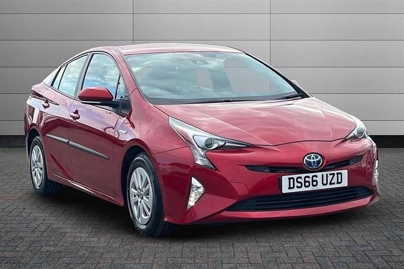 Red Used 2017 Toyota Prius Business Edition Hatchback | £12,999 (Fair price) - Image 1/4