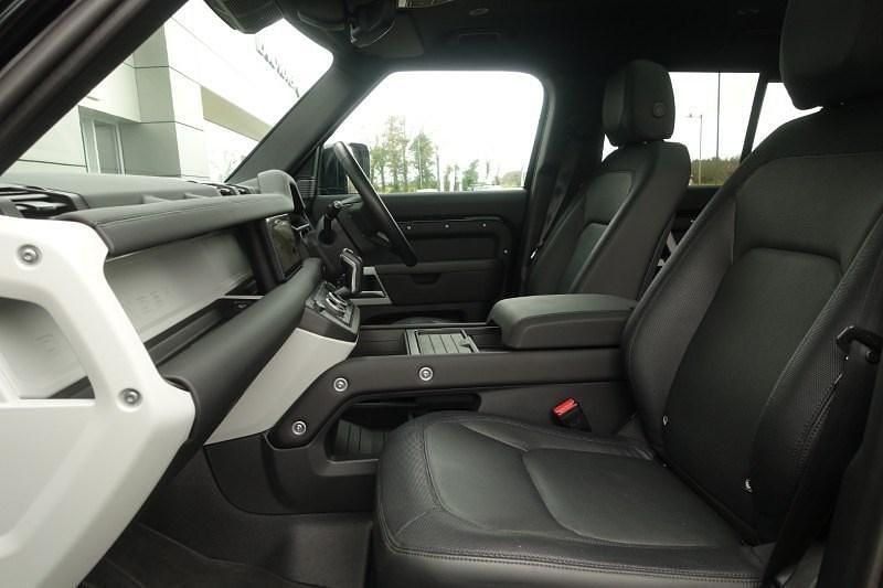 Used Land Rover Defender SE Dynamic 2024 Black SUV