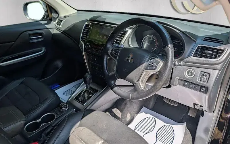 Used Mitsubishi L200 150 HP (110 kW) 2019 Black Pickup