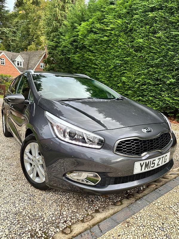Silver Used 2015 Kia Ceed Estate | £4,995 (Good price) - Image 1/4