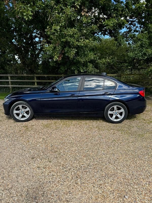 Blue Used 2013 BMW 320 Comfort Edition Sedan | £4,950 (Fair price) - Image 1/4