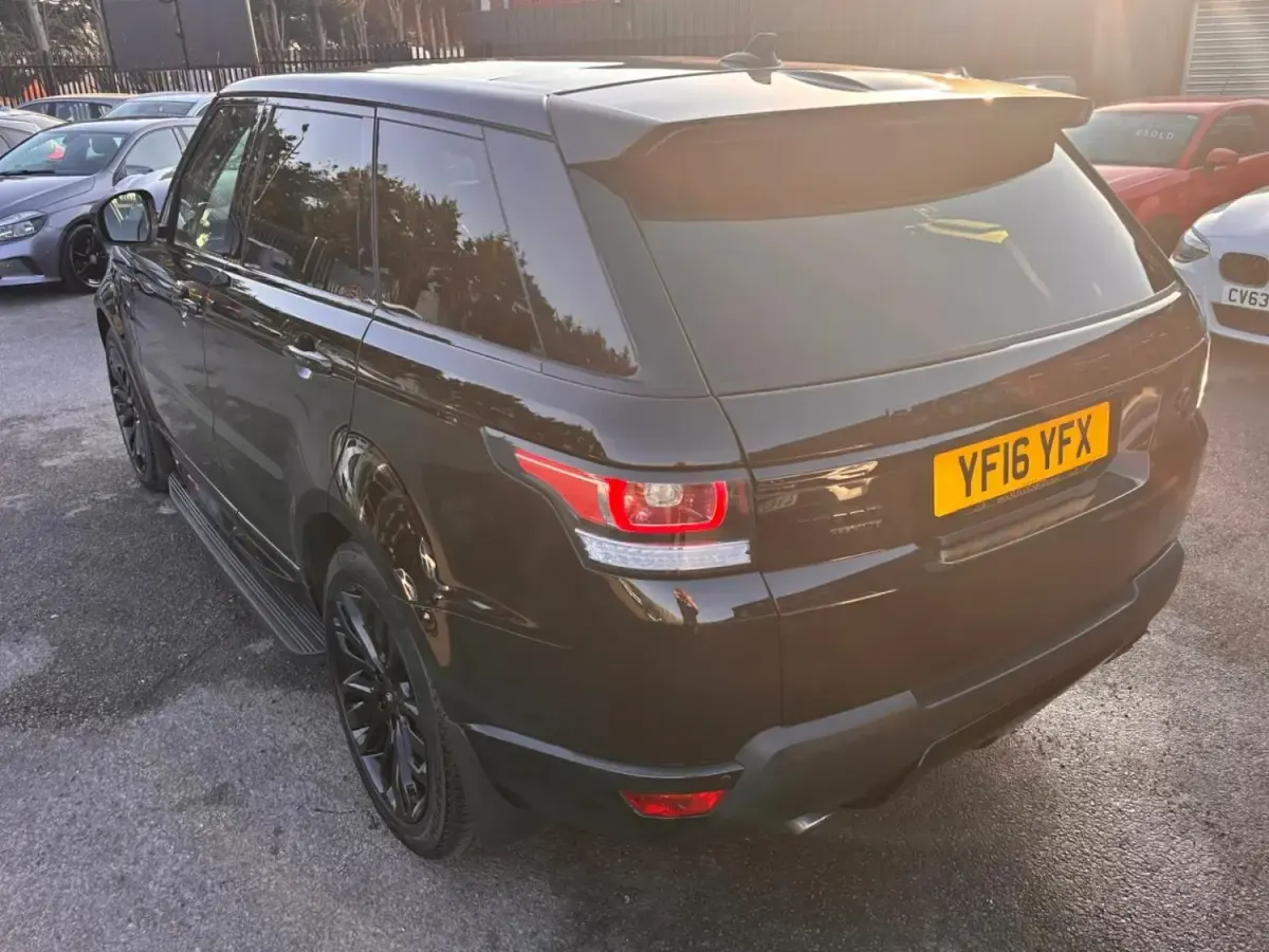 Begagnad Land Rover Range Rover HSE 306 HK (225 kW) 2016 Svart SUV