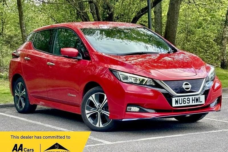 Begagnad Nissan Leaf 159 kW (217 HK) 2019 Halvkombi