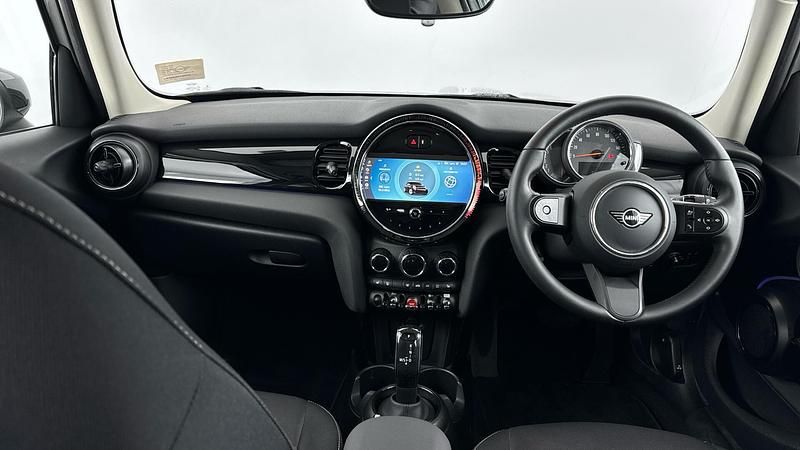 Used Mini Cooper Classic 134 HP (98 kW) 2022 Silver Hatchback