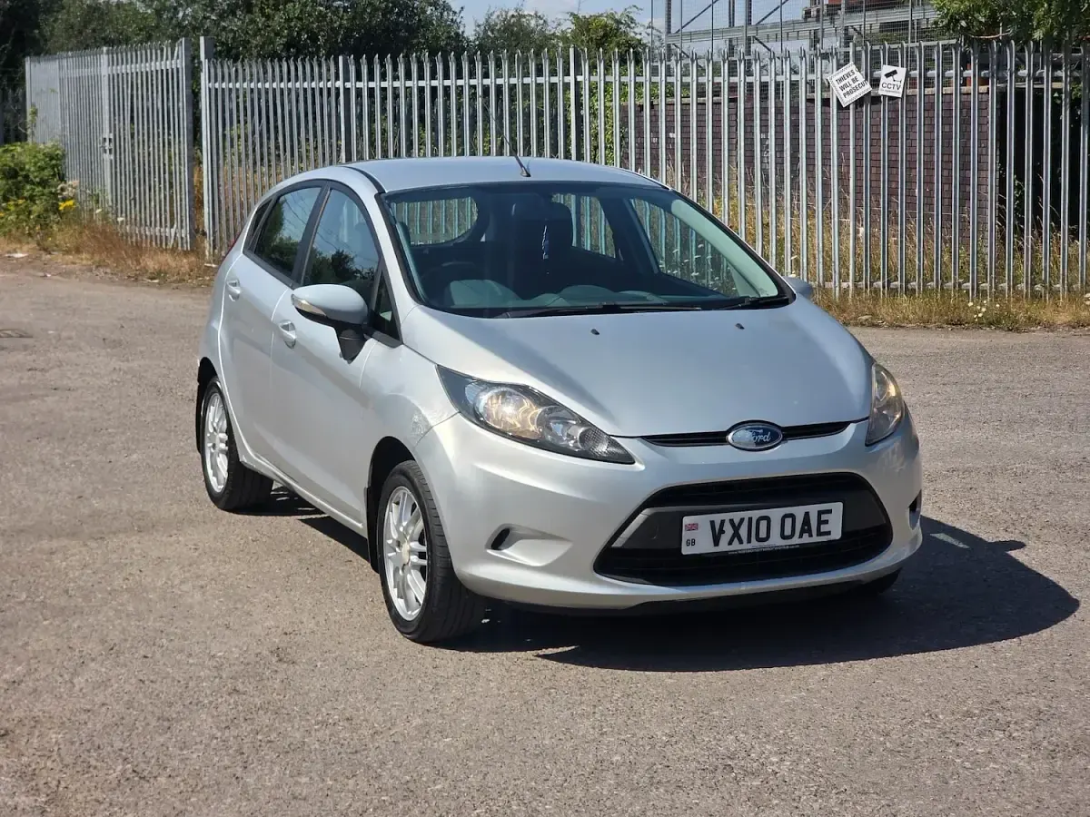 Used Ford Fiesta 70 HP (51 kW) 2010 Grey Hatchback