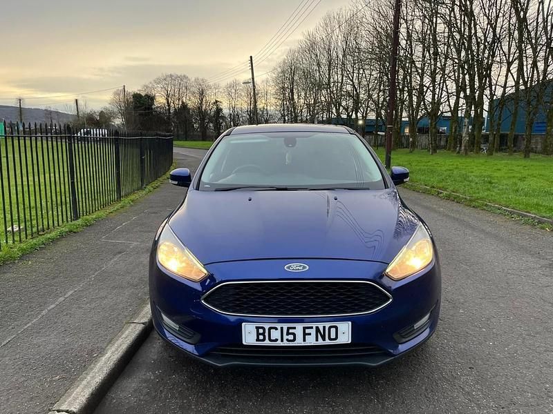 Used Ford Focus Zetec 120 HP (88 kW) 2015 Blue Hatchback