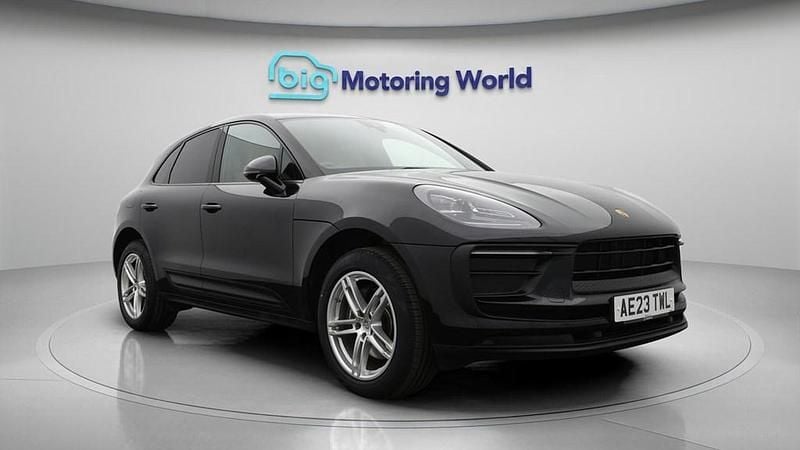 Used Porsche Macan 265 HP (194 kW) 2023 Black SUV