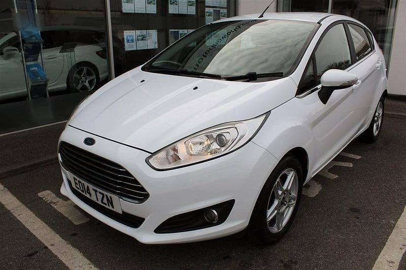 Used Ford Fiesta Zetec 2014 White Hatchback