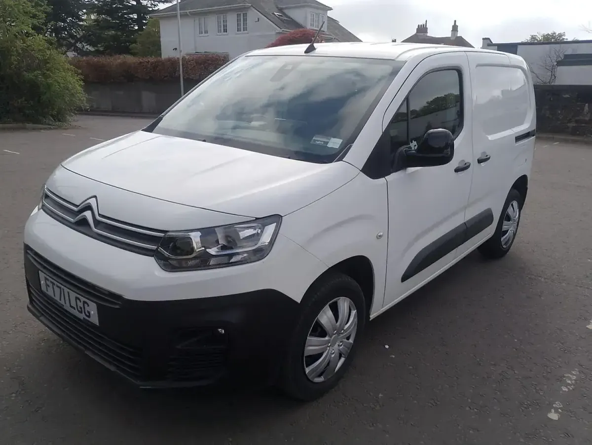 Usado Citroën Berlingo 2022 Branco Monovolume